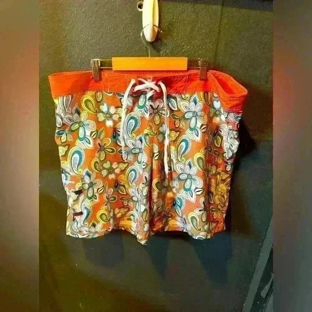 Women’s Maui Rippers Tie Floral Board Shorts Size 16